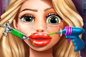 Goldie Lips Injections